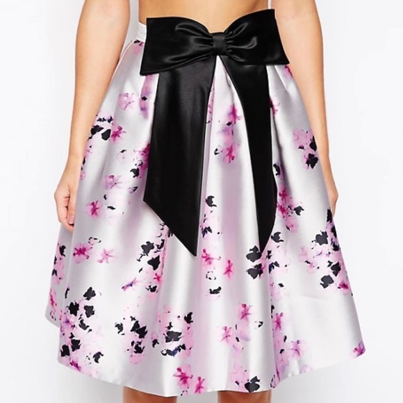 ASOS Full Skirt In Floral Print with Black Bow. - Picture 3 of 4